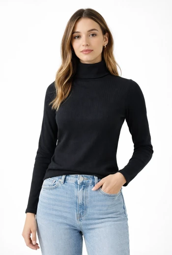 BUZO NEGRO DE MUJER CON CUELLO TORTUGA