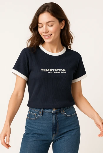 CAMISETA SLIM FIT CON ESTAMPANDO